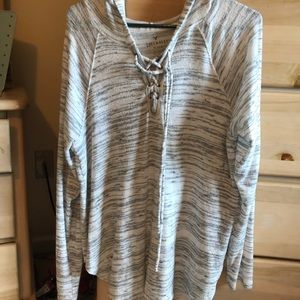 AEO Hooded Long Sleeve Shirt